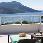 Βίλα Spacious 5 Bedroom With Private Pool *