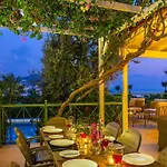 Spacious 5 Bedroom With Private Pool * Κας