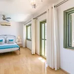 Βίλα Spacious 5 Bedroom With Private Pool *