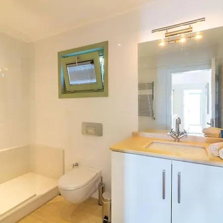 Spacious 5 Bedroom With Private Pool Villa