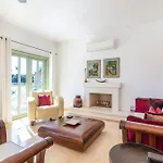 Spacious 5 Bedroom With Private Pool Вилла *