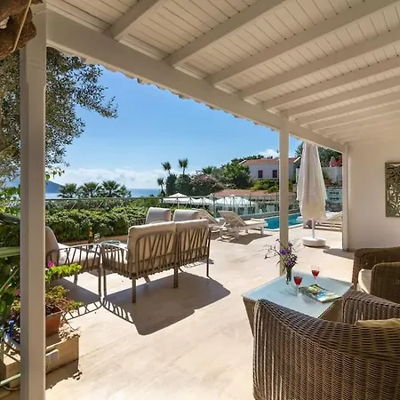 Spacious 5 Bedroom With Private Pool Villa