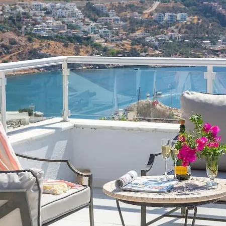 Spacious 5 Bedroom With Private Pool Vila