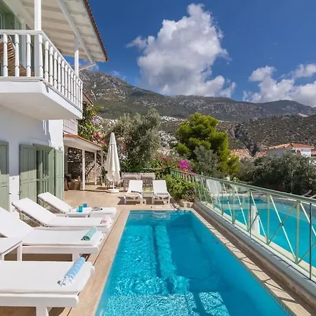 Spacious 5 Bedroom With Private Pool Villa