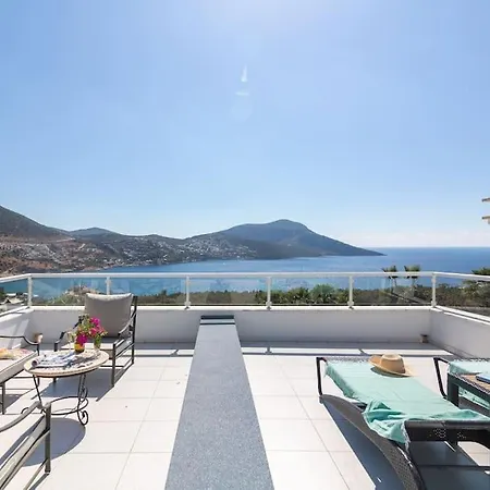 Spacious 5 Bedroom With Private Pool Villa