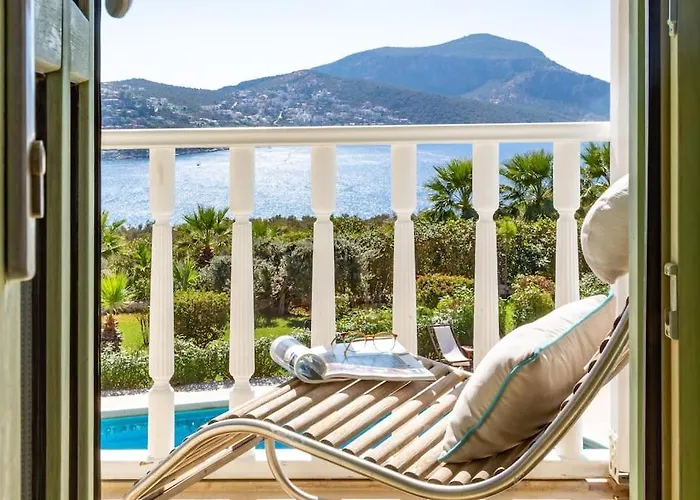 Spacious 5 Bedroom With Private Pool Vila *