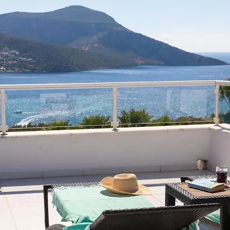 Βίλα Spacious 5 Bedroom With Private Pool *