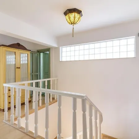 Spacious 5 Bedroom With Private Pool Βίλα